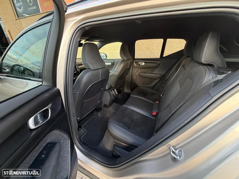 Volvo XC 40 1.5 T2 Plus Dark Auto - 12