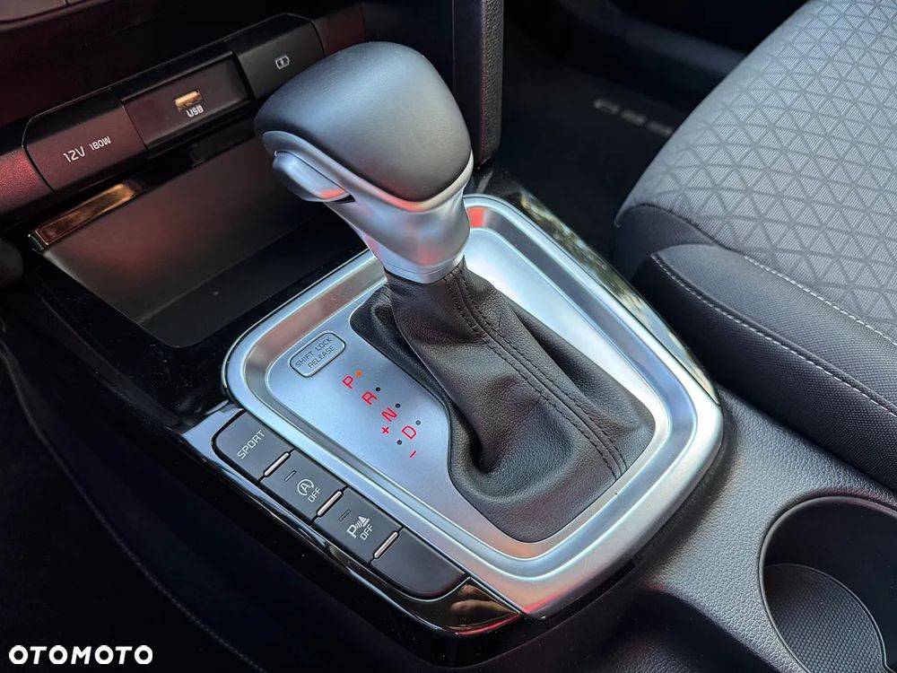 Kia Ceed 1.4 T-GDI DCT OPF Platinum Edition - 29