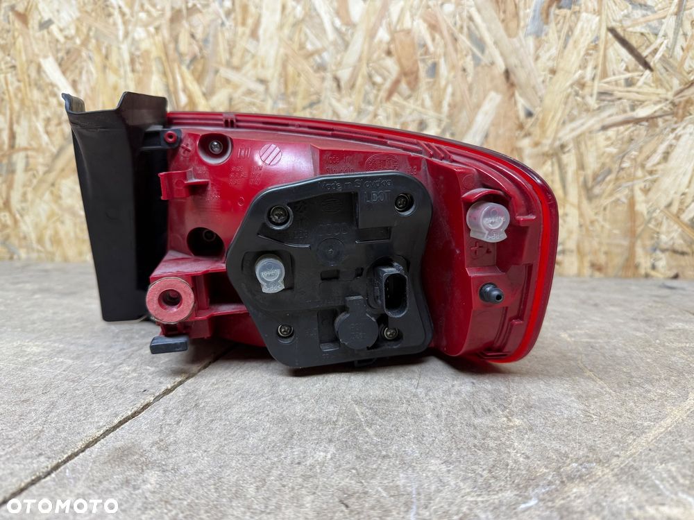 LAMPA TYŁ LEWA LED AUDI A4 B8 SEDAN 8K5 - 3