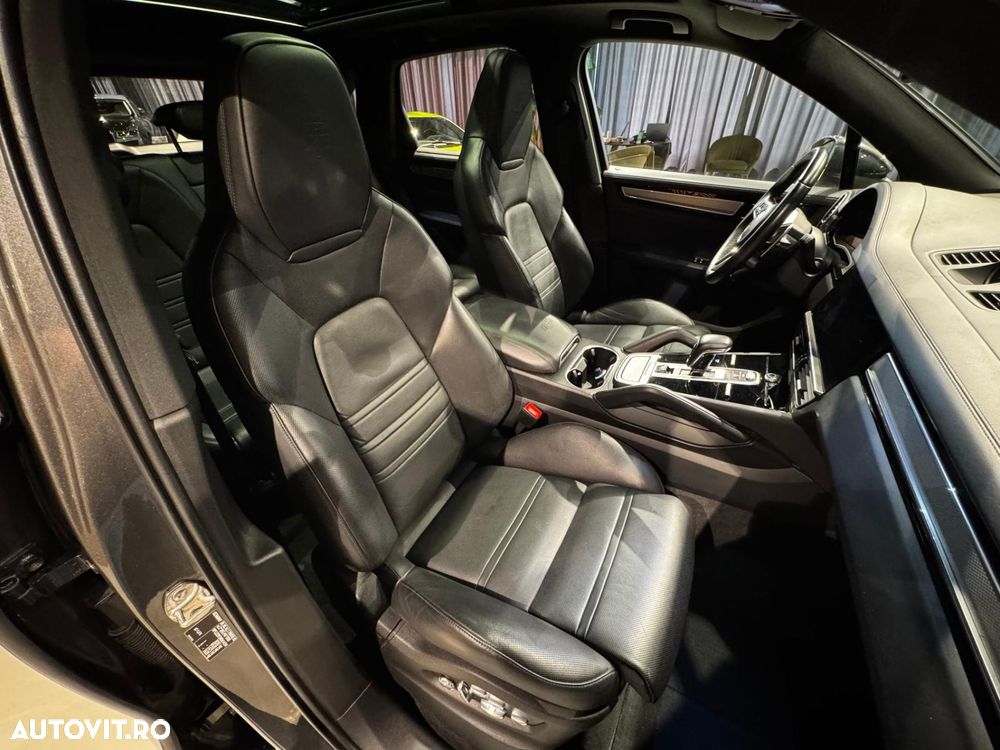 Porsche Cayenne - 14