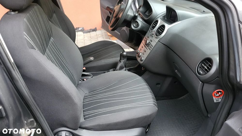 Opel Corsa 1.4 16V Cosmo - 7