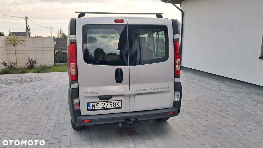 Opel Vivaro L2H1 2.9t - 24