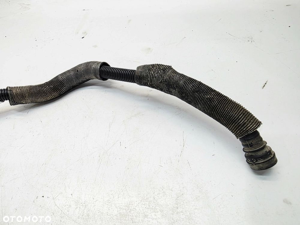 RURA ŁĄCZĄCA PRZEWÓD POWIETRZA AUDI A6 C6 2.4 BDW 06E131831E - 2