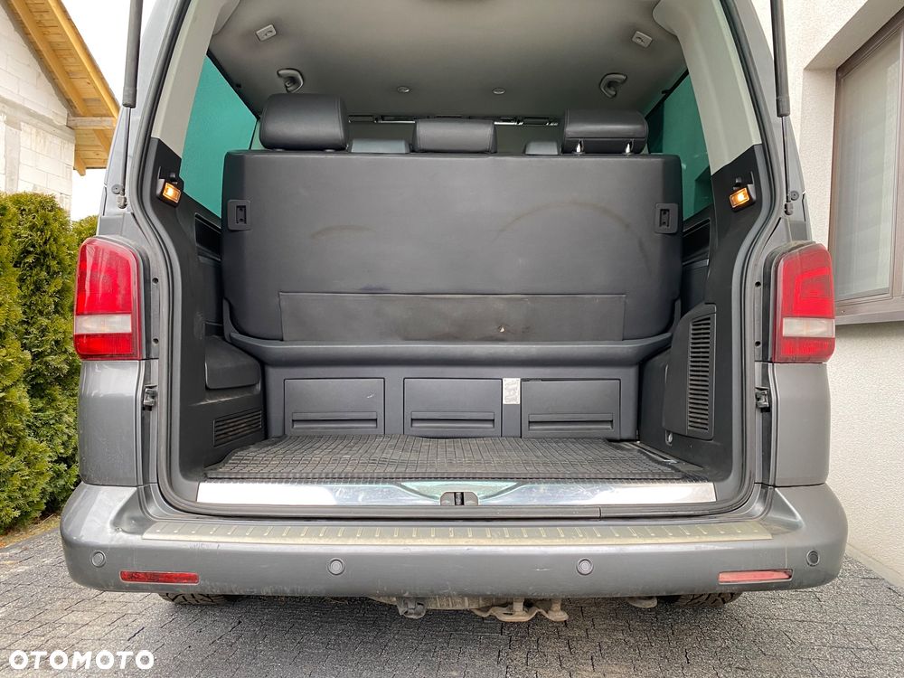Volkswagen Multivan - 13