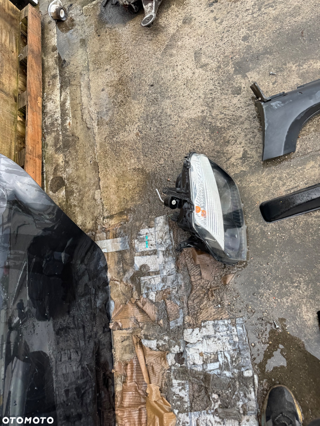 Dacia duster Dacia duster czarne czarny ciemny   Klapa tył tylnia klapa bagażnika -800zl   Lampy tył tylnie prawa lewa 100 szt   Błotnik lewy 250 sztuka   Próg reling dachowy 300 sztuka   Lampa prawa lewa 200 sztuka   Drzwi przednie lewe tylnie lewe prawe 800sztuka   Lusterko lewe 150 zł   Zderzak tylni 250 zł   Szybka wysyłka - 9