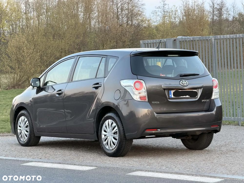 Toyota Verso 2.0 D-4D Sol SW 7os - 5