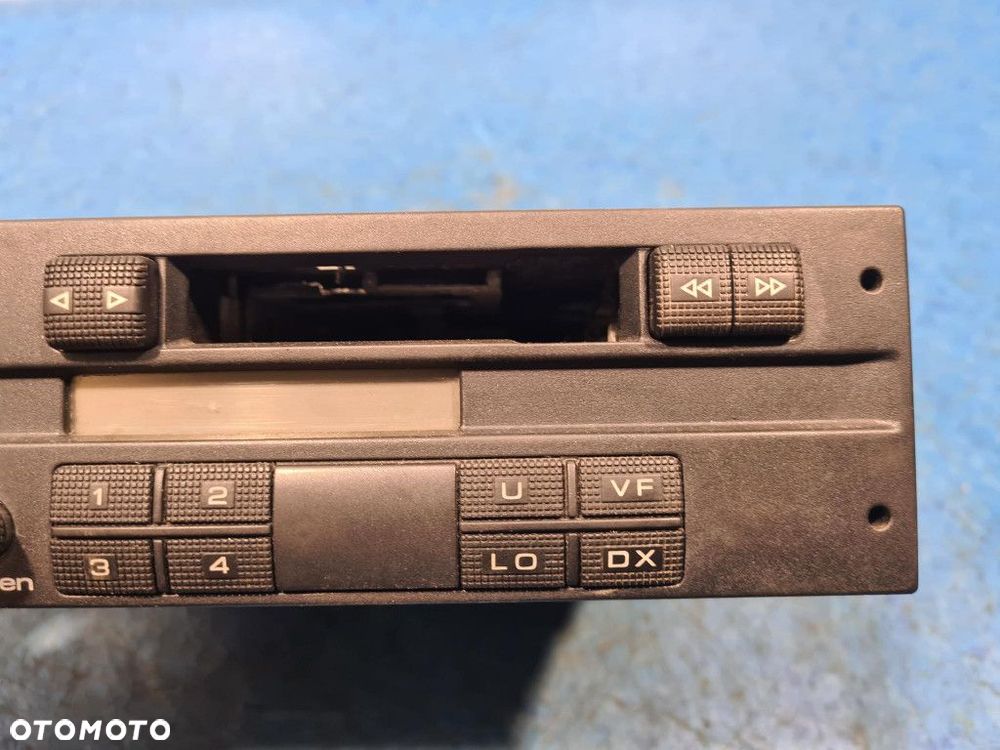 VOLKSWAGEN PASSAT B3 1.9 D RADIO BETA 357035152B - 7