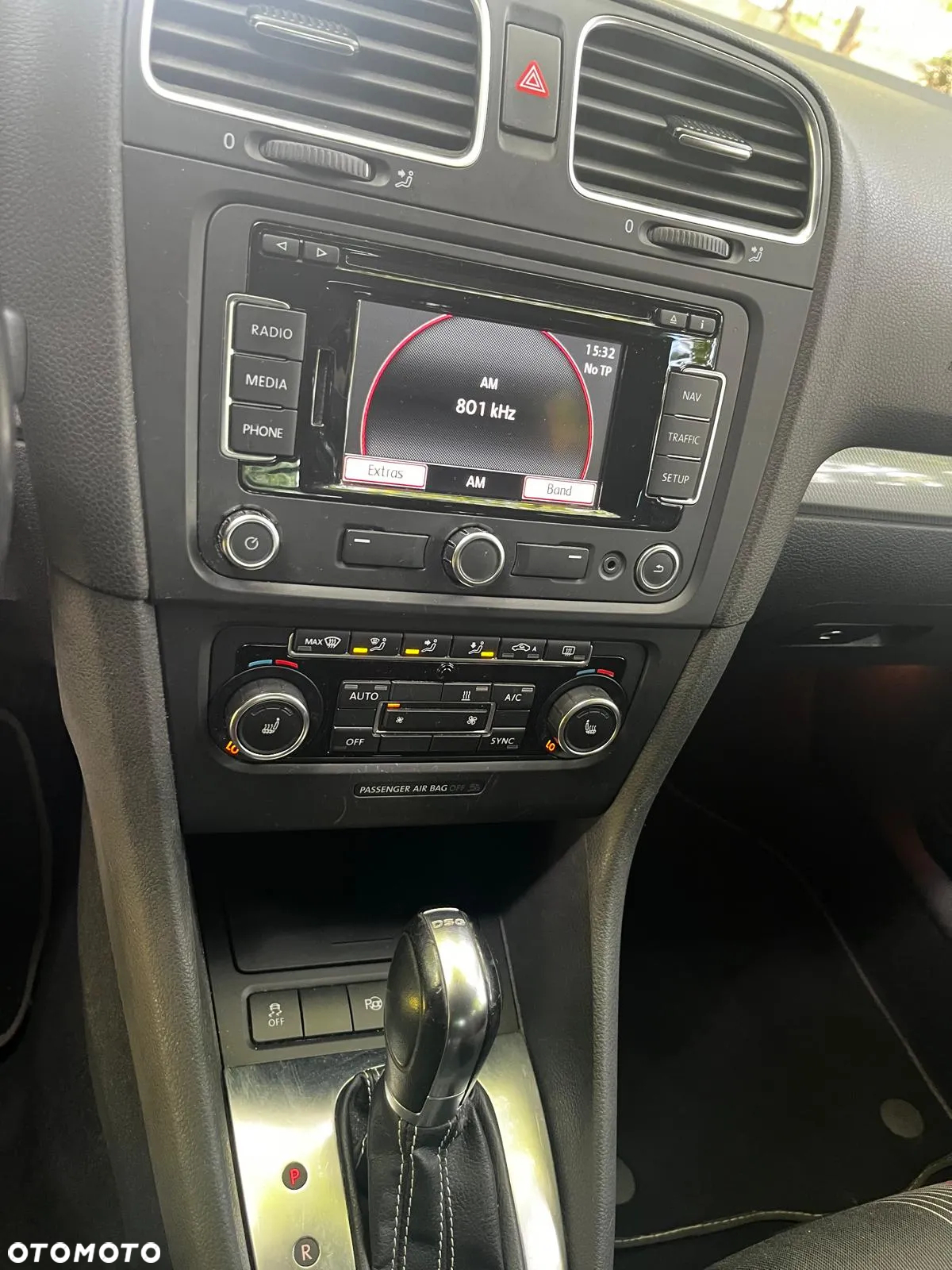 Volkswagen Golf 2.0 TDI DPF BlueMotion Technology DSG MATCH - 17