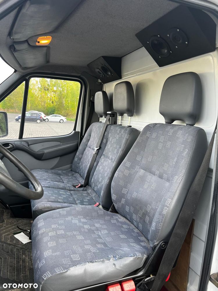 Mercedes-Benz Sprinter - 3