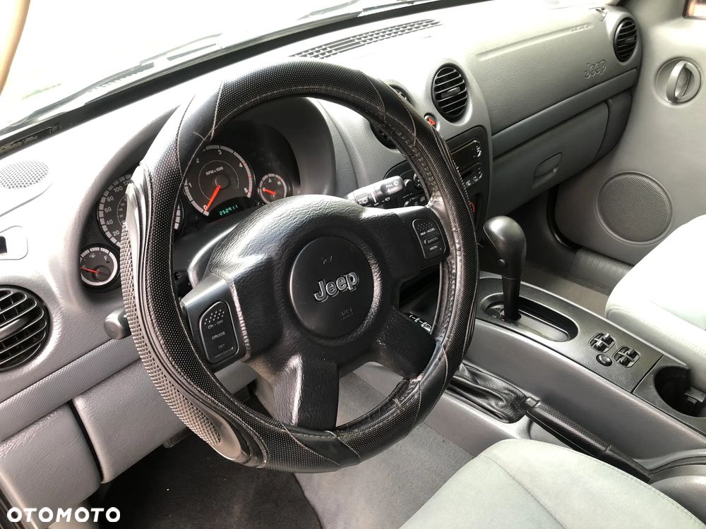 Jeep Cherokee - 10