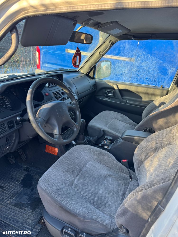 Mitsubishi Pajero Metal Top 2.5 TD GL - 6