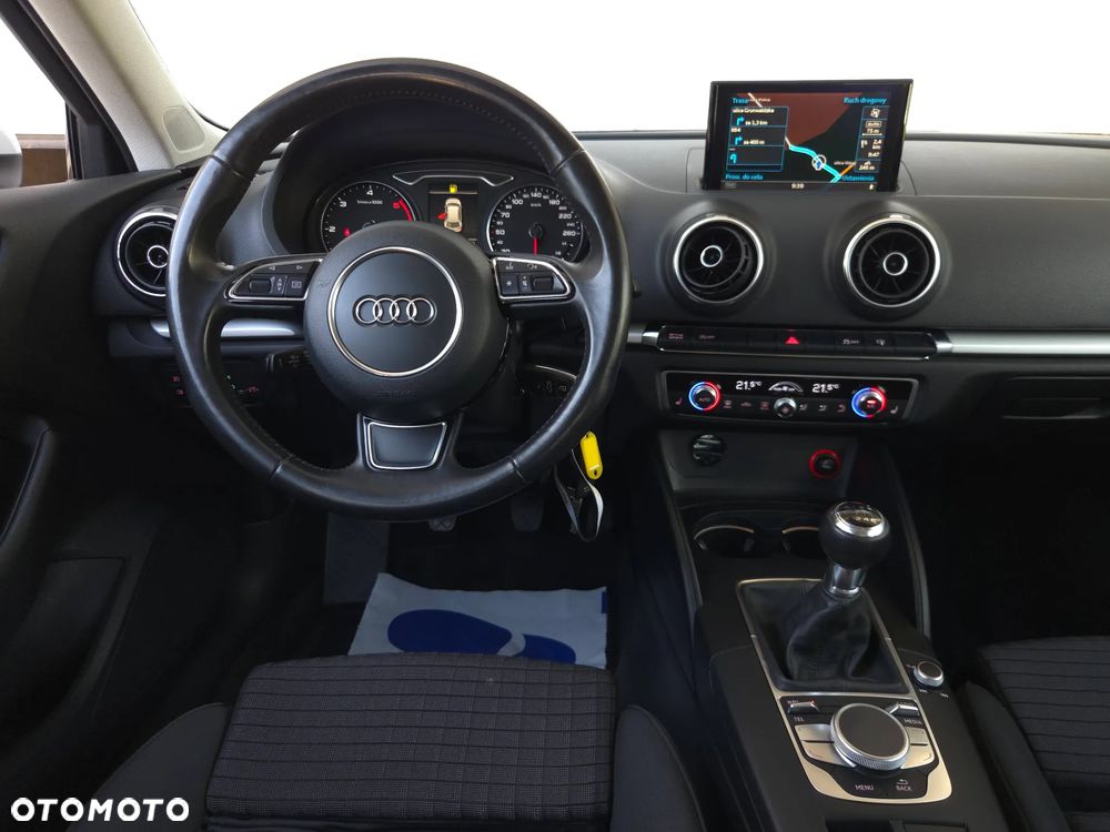 Audi A3 Sportback 2.0 TDI Ambiente - 23