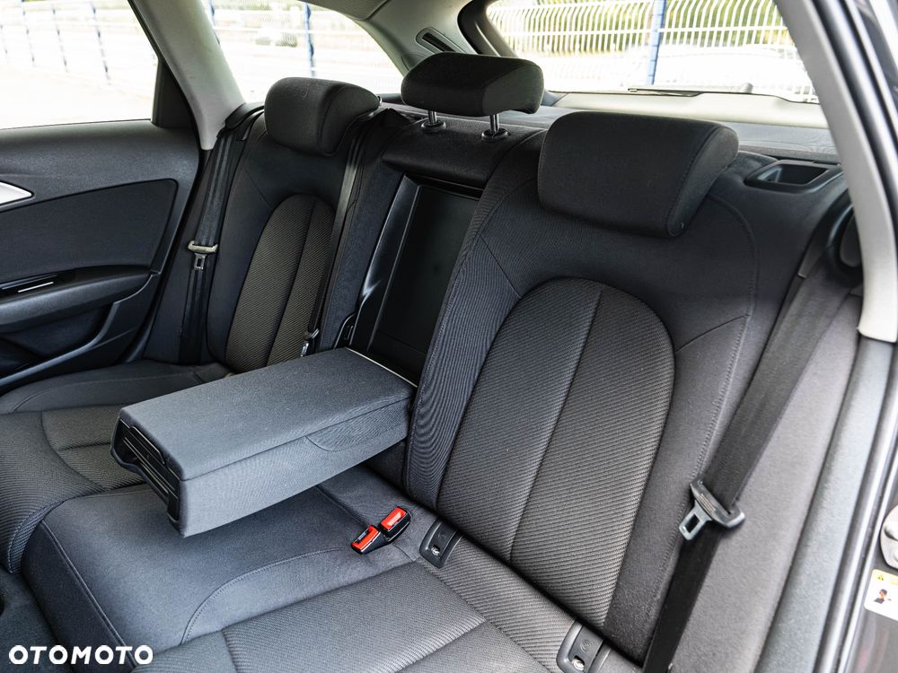 Audi A6 Avant 2.0 TDI Ultra S tronic - 31
