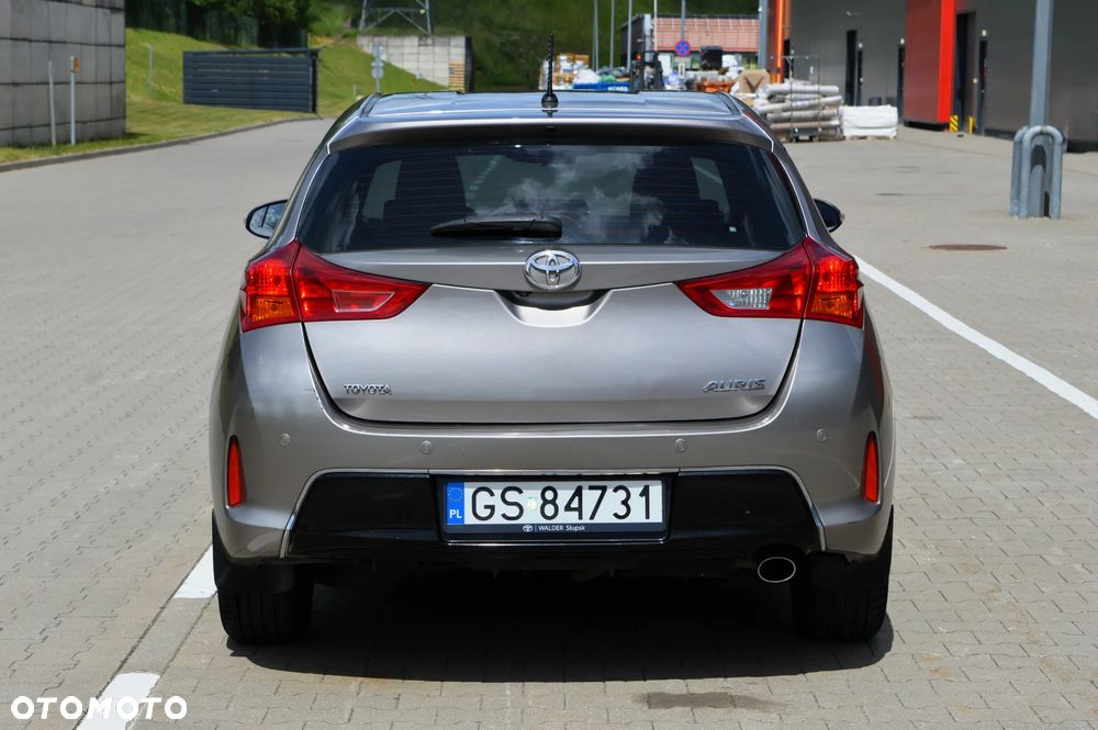 Toyota Auris 1.6 Premium + - 29