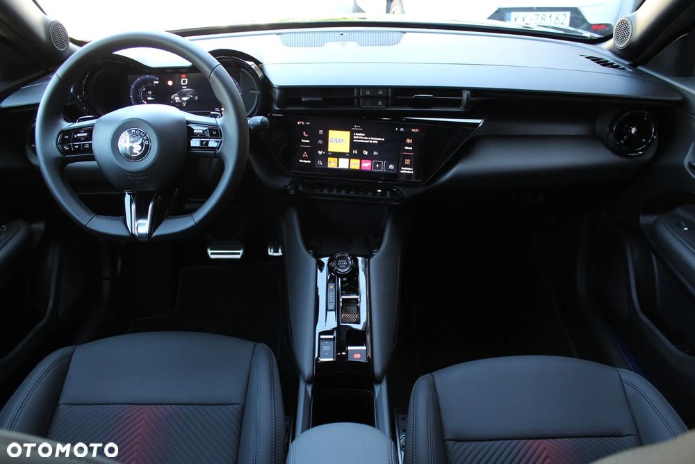 Alfa Romeo Junior 1.2 mHEV Ibrida Q4 eDCT - 9