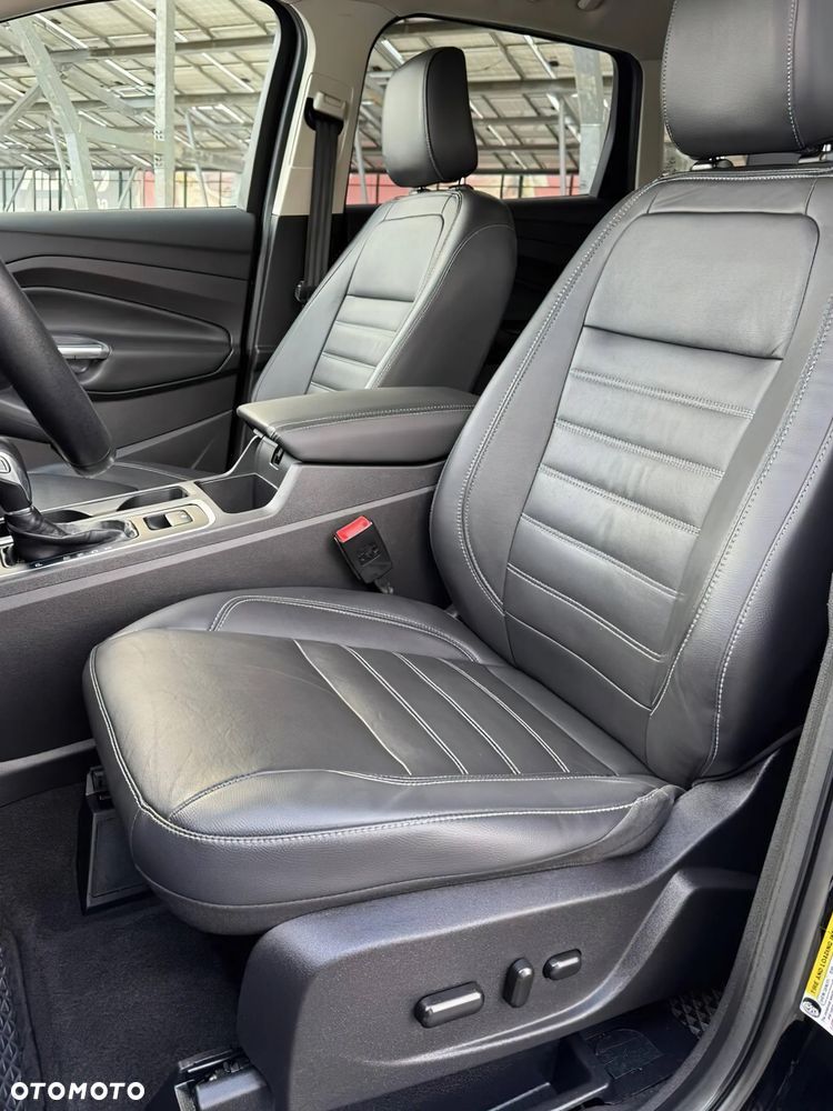 Ford Escape 2.0 EcoBoost AWD Titanium - 9