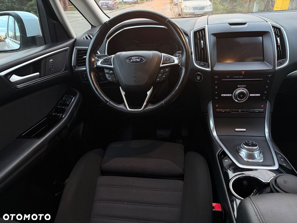 Ford S-Max - 19
