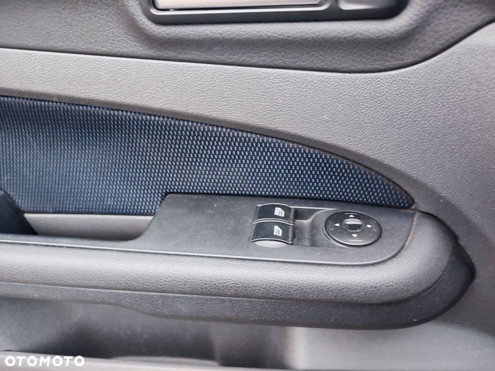 Ford Focus - 12