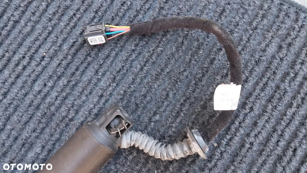 SIŁOWNIK ELEKTRYCZNY KLAPY TYŁ PRAWY SEAT ATECA 575827852A - 3