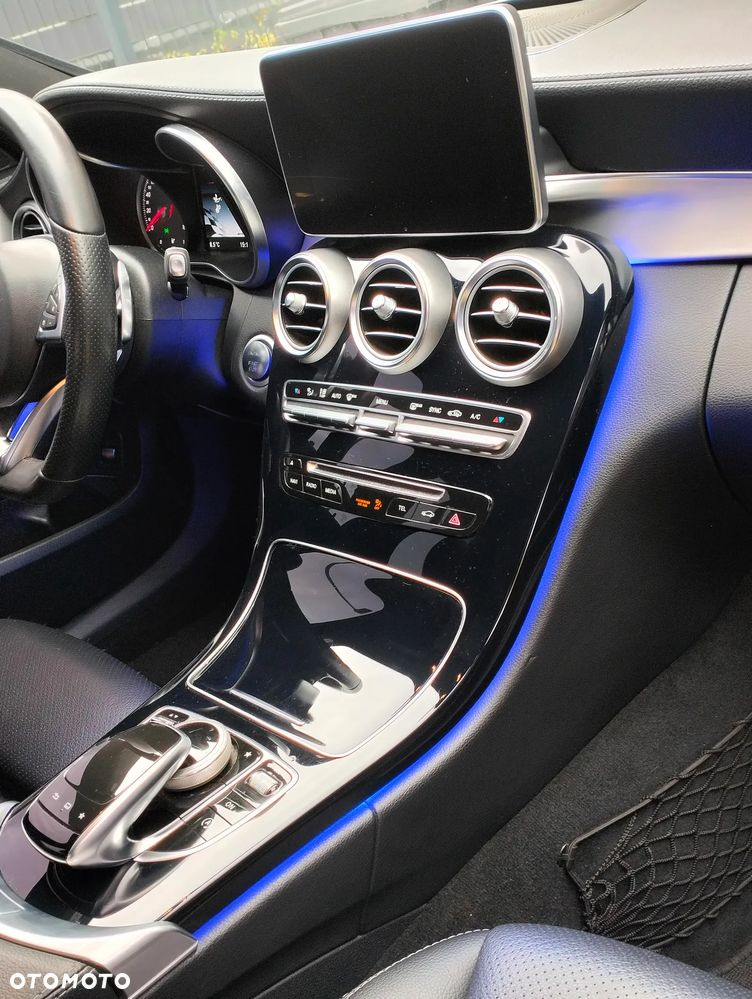 Mercedes-Benz Klasa C 300 7G-TRONIC AMG Line - 23