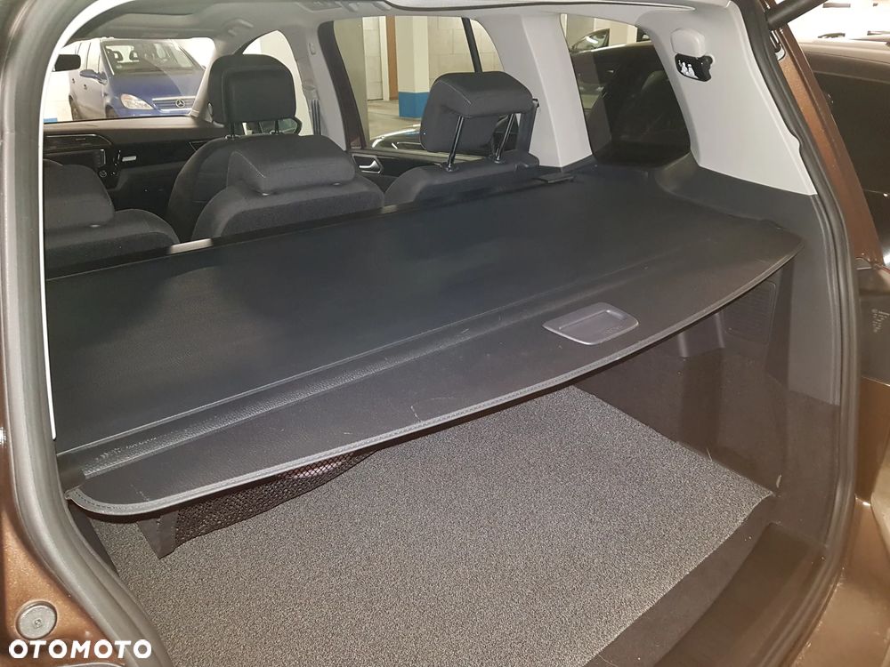 Volkswagen Touran 2.0 TDI BMT Highline - 16
