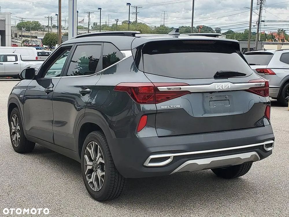 Kia Seltos - 4