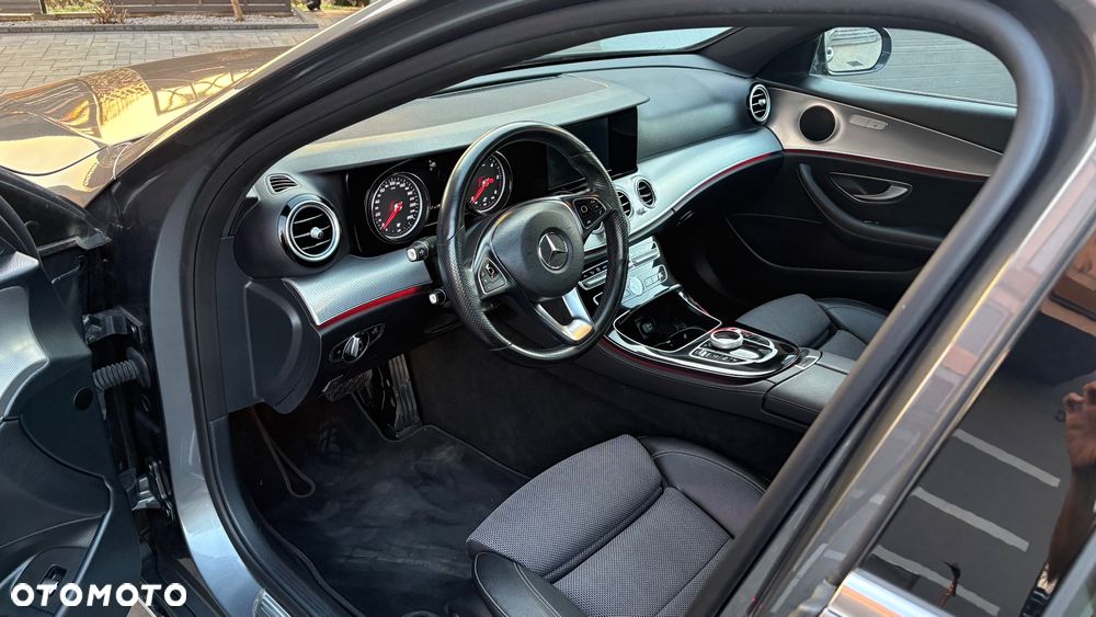 Mercedes-Benz Klasa E 220 d 9G-TRONIC - 10