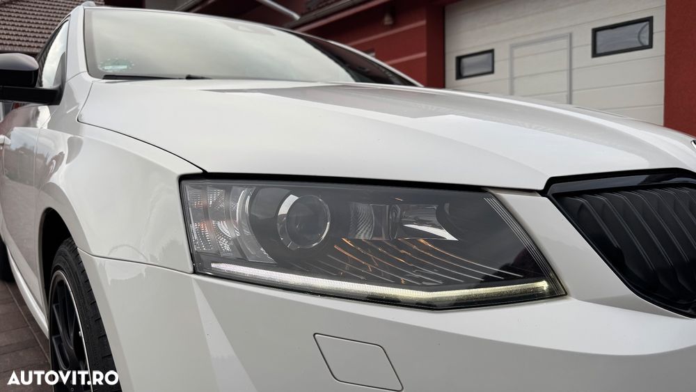 Skoda Octavia Combi 2.0 TDI RS - 11