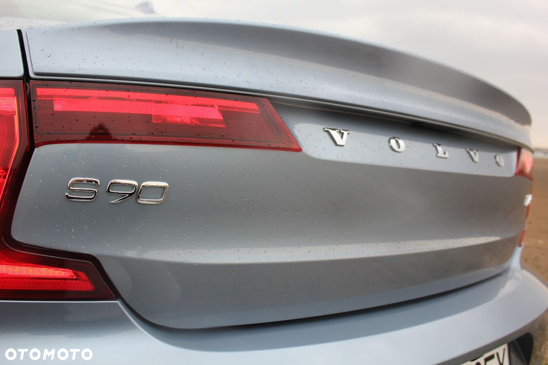 Volvo S90 T6 AWD Momentum - 11