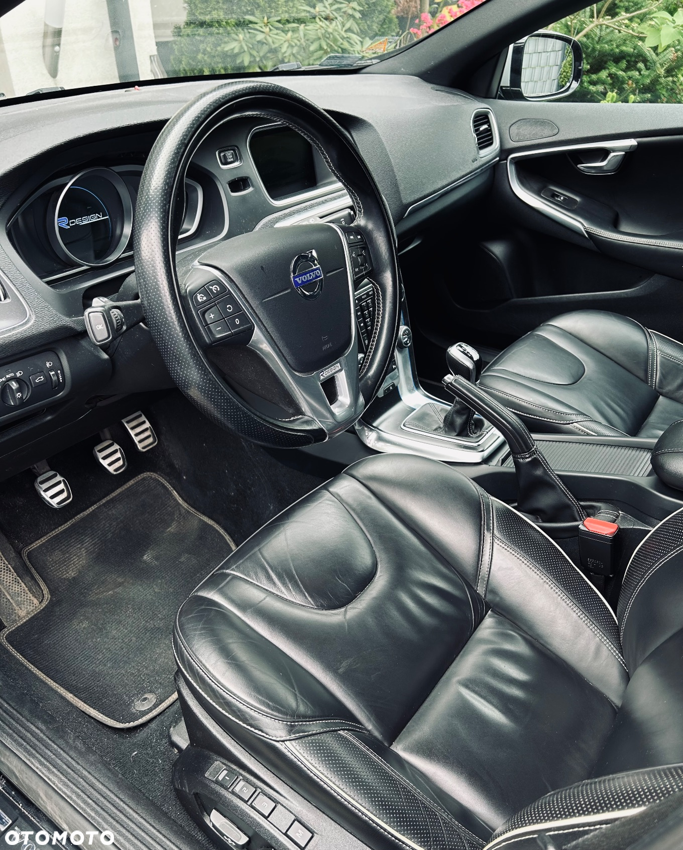 Volvo V40 D4 Drive-E R-Design Momentum - 6