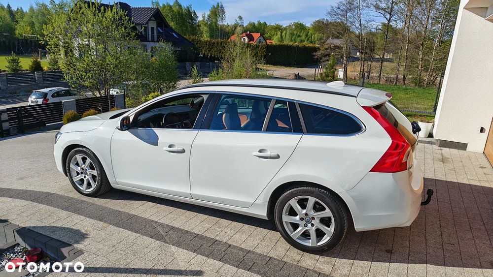 Volvo V60 D4 Geartronic Momentum - 37