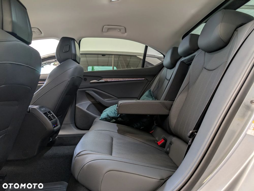 Skoda Superb 2.0 TDI SCR 4x4 L&K DSG - 27