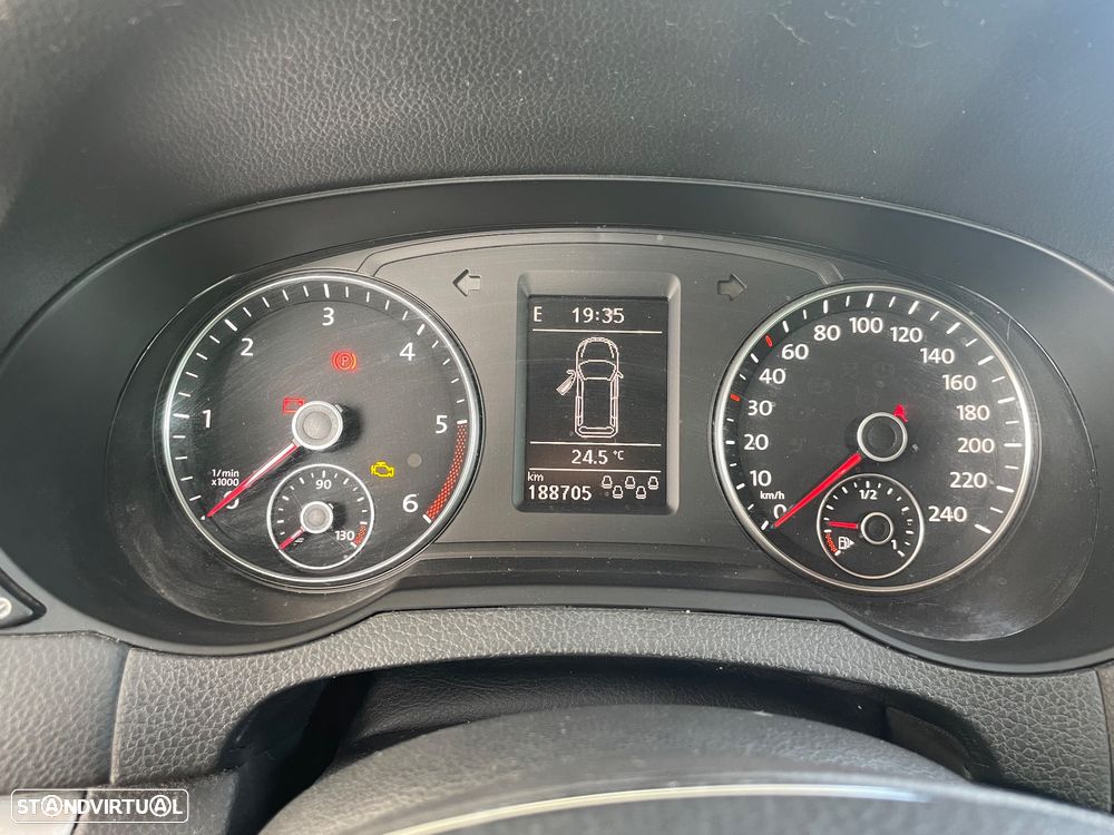 VW Sharan 2.0 TDI Confortline - 11
