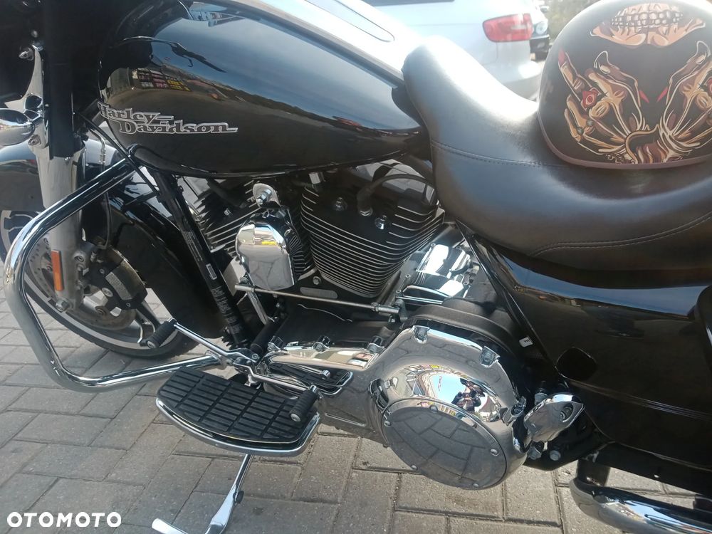 Harley-Davidson Touring Street Glide - 6