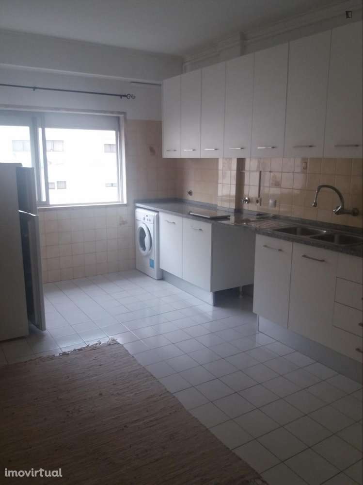 Quarto - localizado em Amadora Lisbon - Grande imagem: 5/8