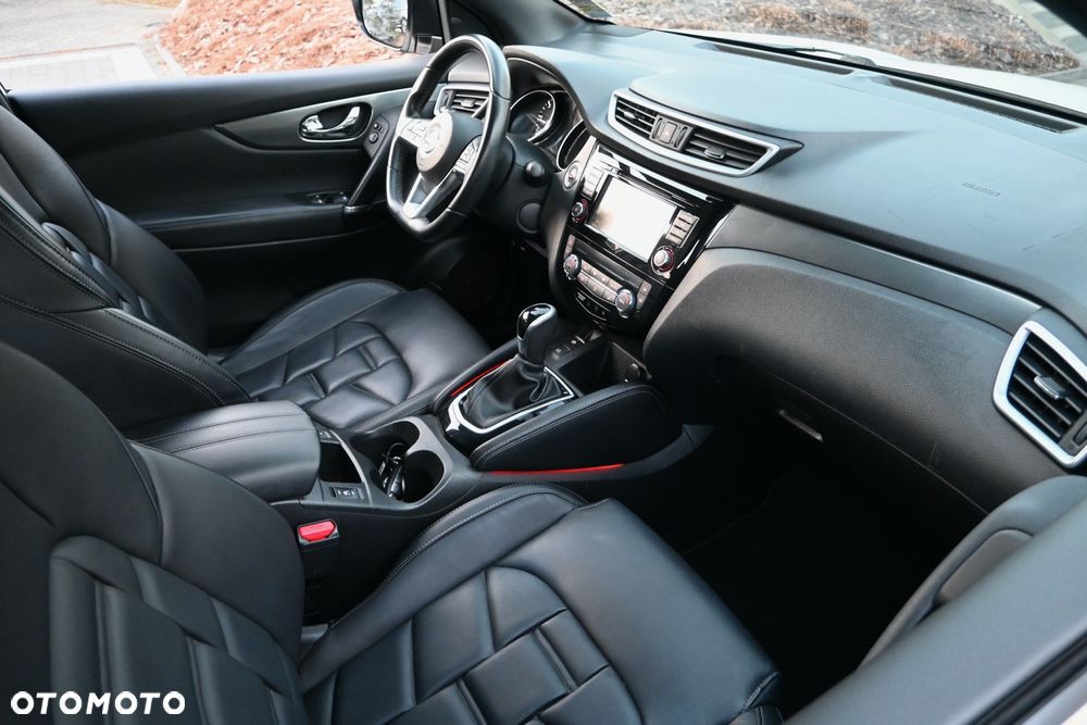 Nissan Qashqai 1.7 dCi 4x4 Tekna+ Xtronic - 21