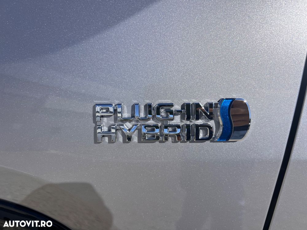 Toyota RAV4 2.5 PHEV VVT-iE 4x4 Style Bi-Tone - 12
