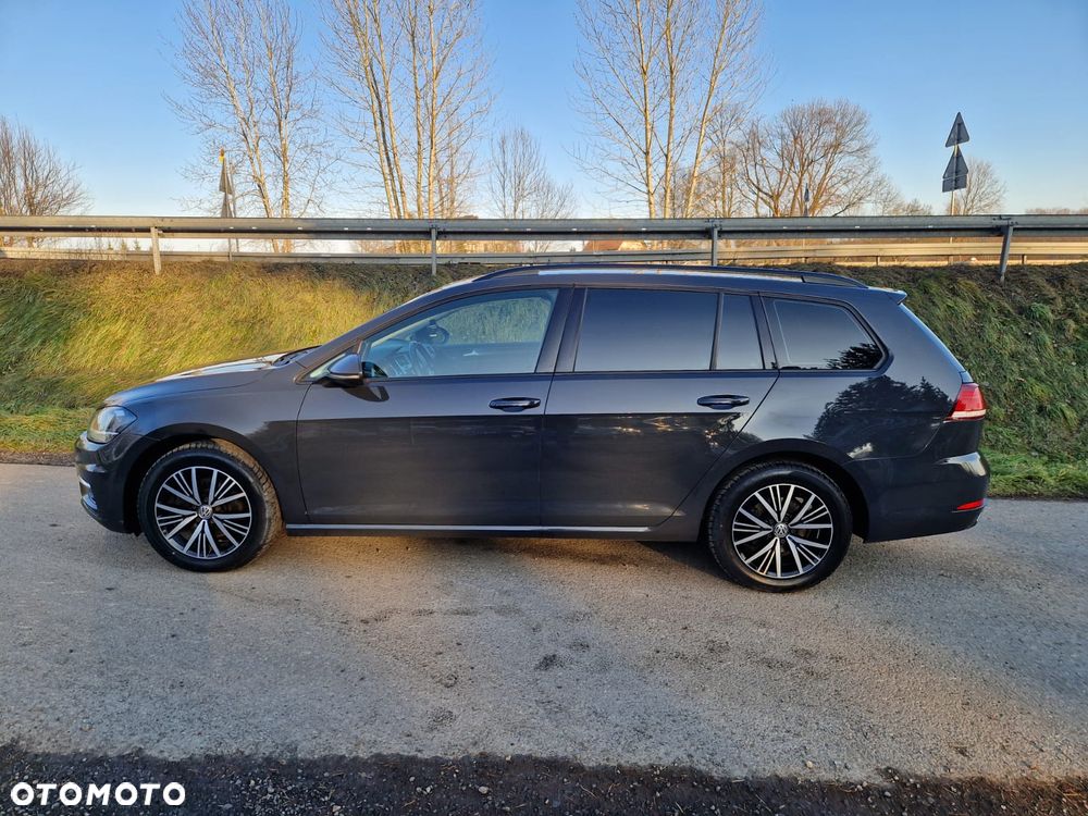Volkswagen Golf - 2