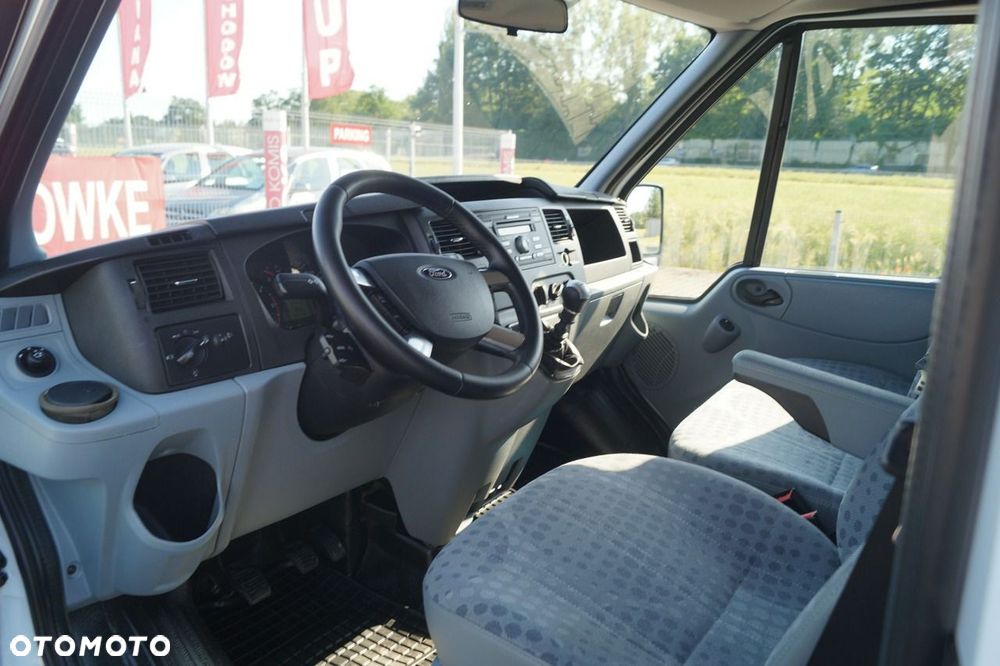Ford Transit - 11