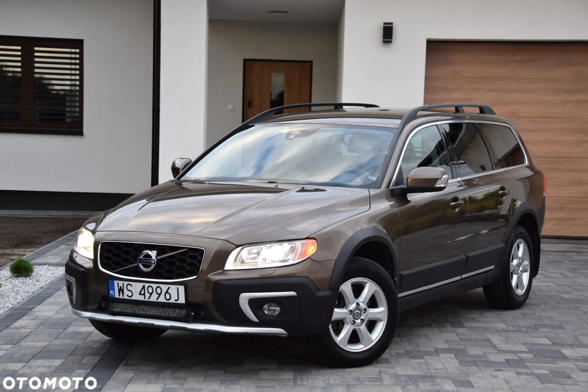 Volvo XC 70 2.4D AWD Momentum - 1