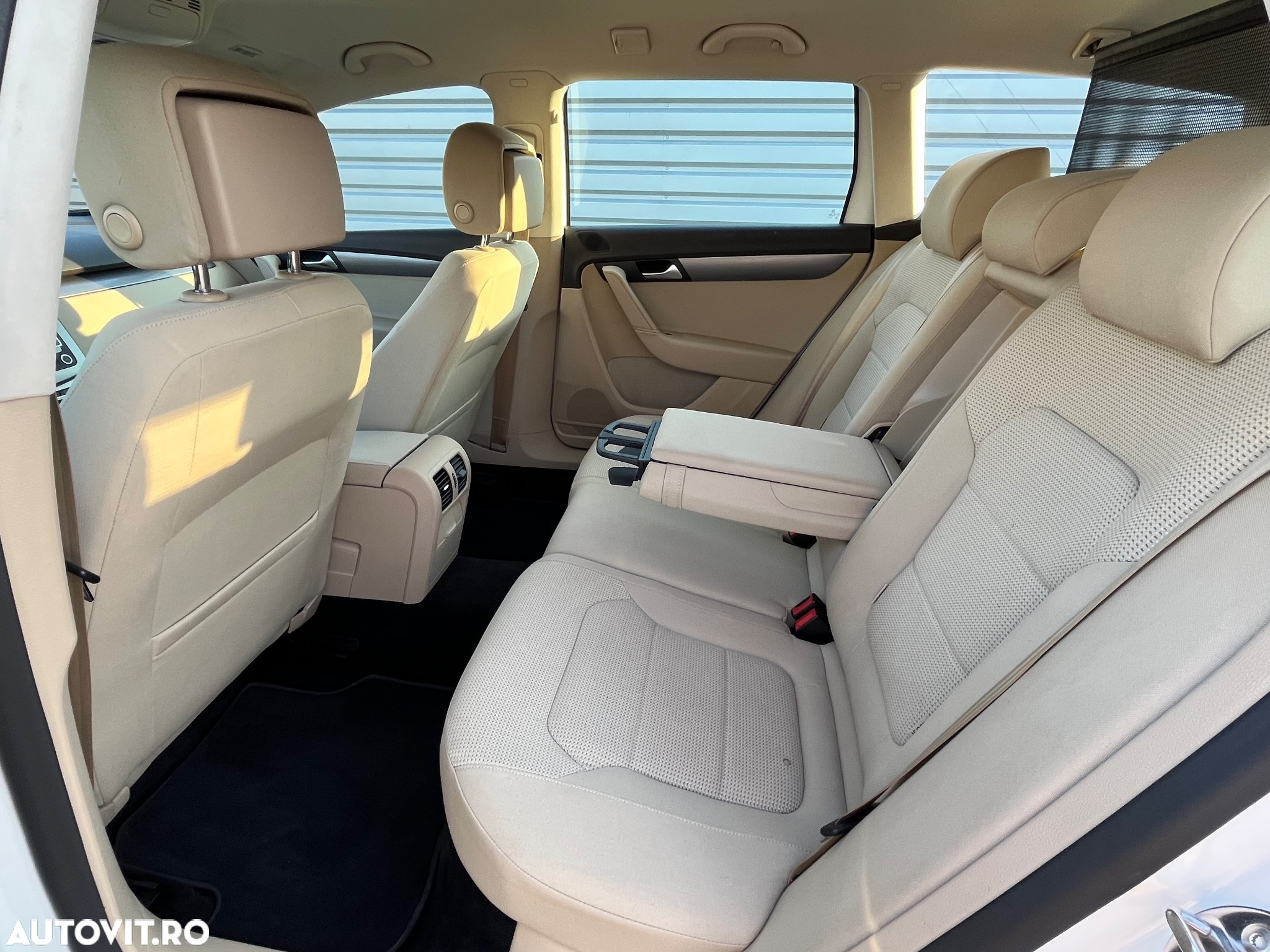 Volkswagen Passat Variant 2.0 TDI DPF DSG Individual - 13