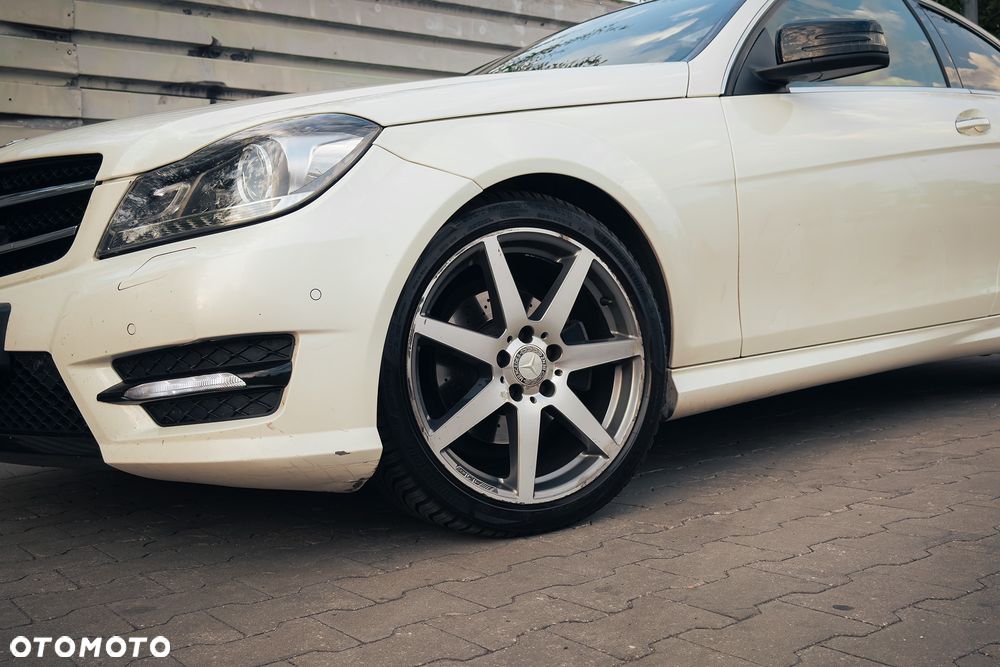 Mercedes-Benz Klasa C 250 CGI BlueEff - 2
