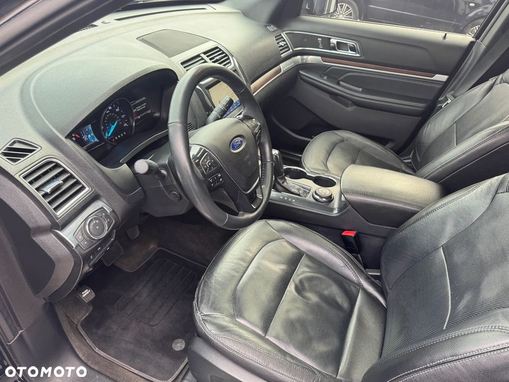 Ford Explorer - 16
