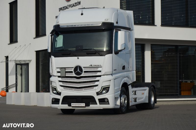 Mercedes-Benz - 1