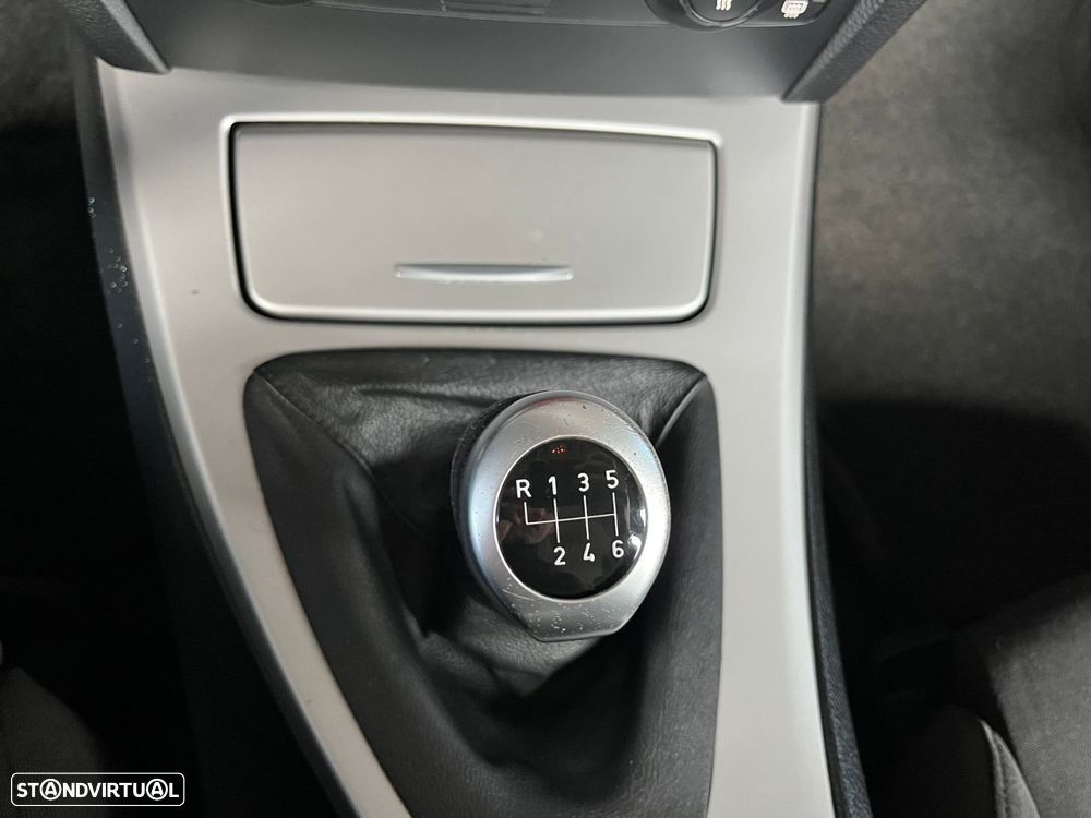 BMW 320 d EfficientDynamics - 28