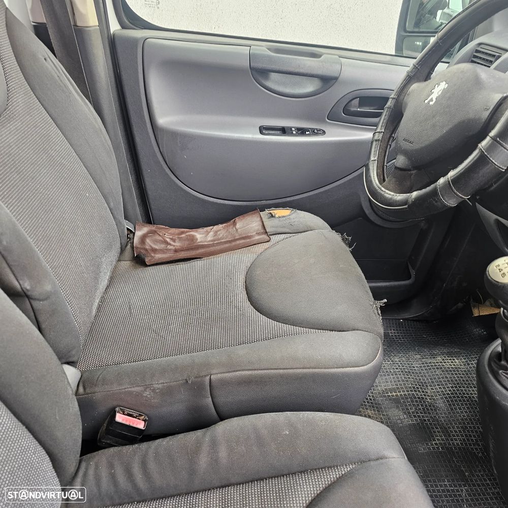 Peugeot Expert 2.0 HDi L2H1 Semi-Vidrado - 12