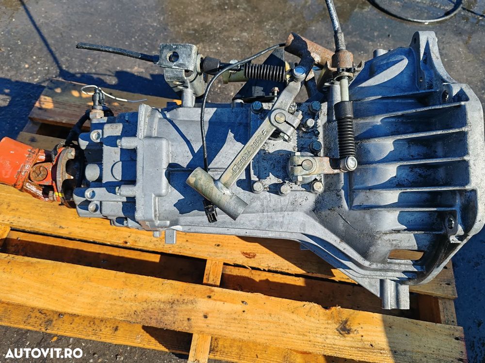 Cutie de viteza iveco daily 2.8TD cod 8869118 - 3