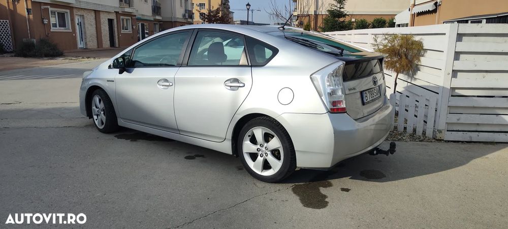 Toyota Prius (Hybrid) Luna - 4