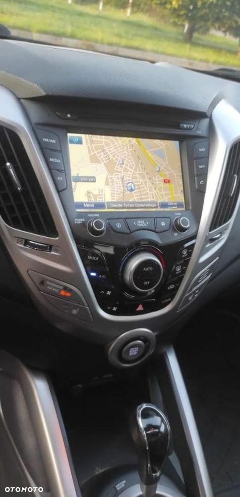 Hyundai Veloster 1.6 DCT Premium - 9