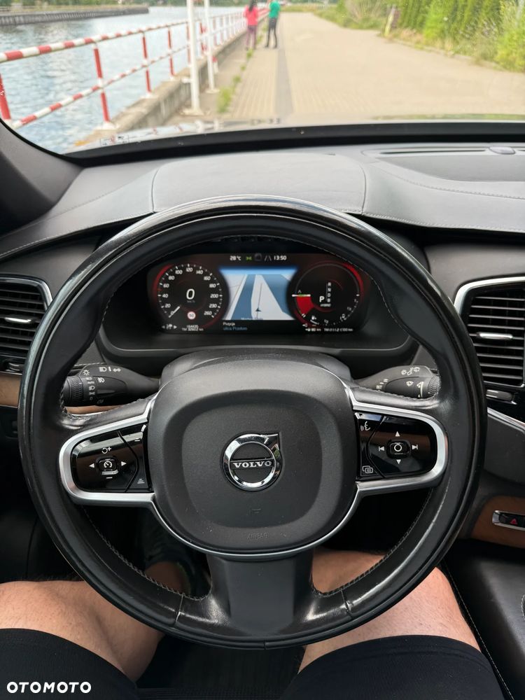 Volvo XC 90 - 21